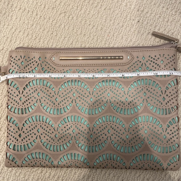 Sisley laser cut beige and mint pouch. - Picture 7 of 8